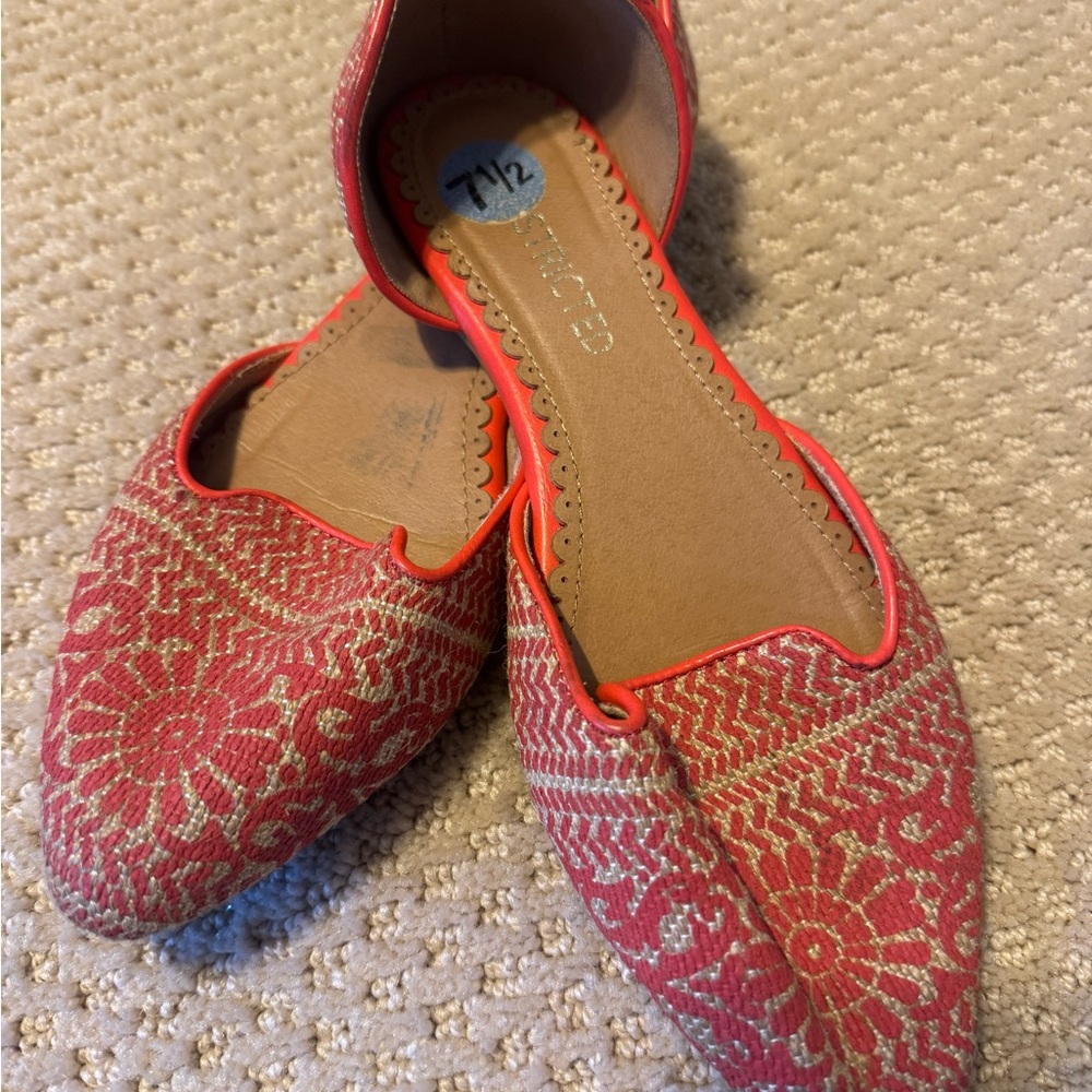 Restricted brand Women's Red Patterned Flatsm